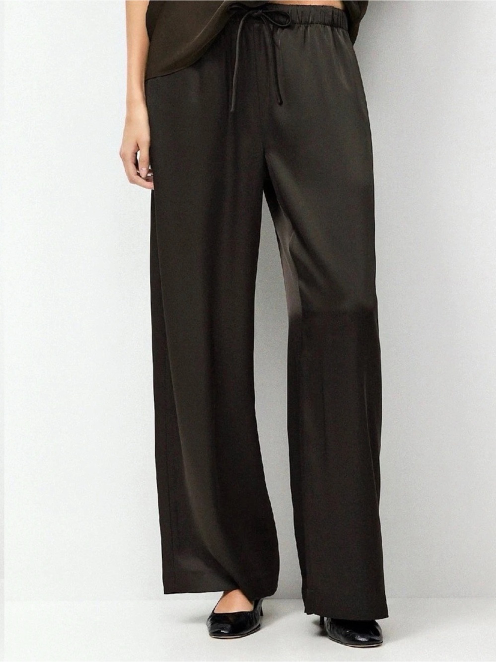 Aritzia The Lodge Pant Satin Wide Leg Pants Brown Medium